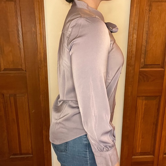 Shallow Streams Lavender Tie Neck Button Front Blouse Office Career - Picture 5 of 10